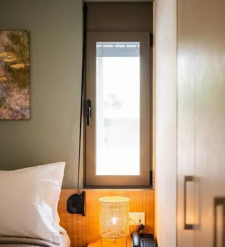 Erato - Newly Renovated With Parking