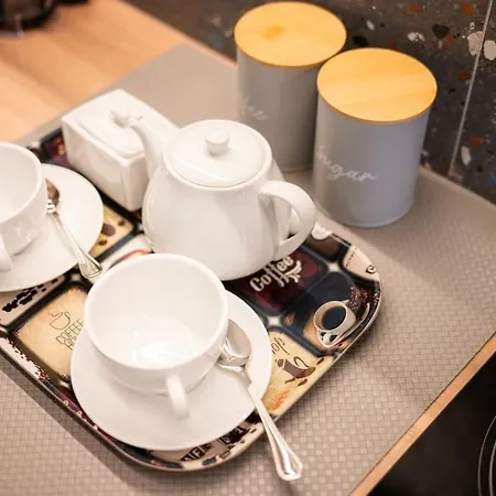 公寓 Erato - Newly Renovated With Parking